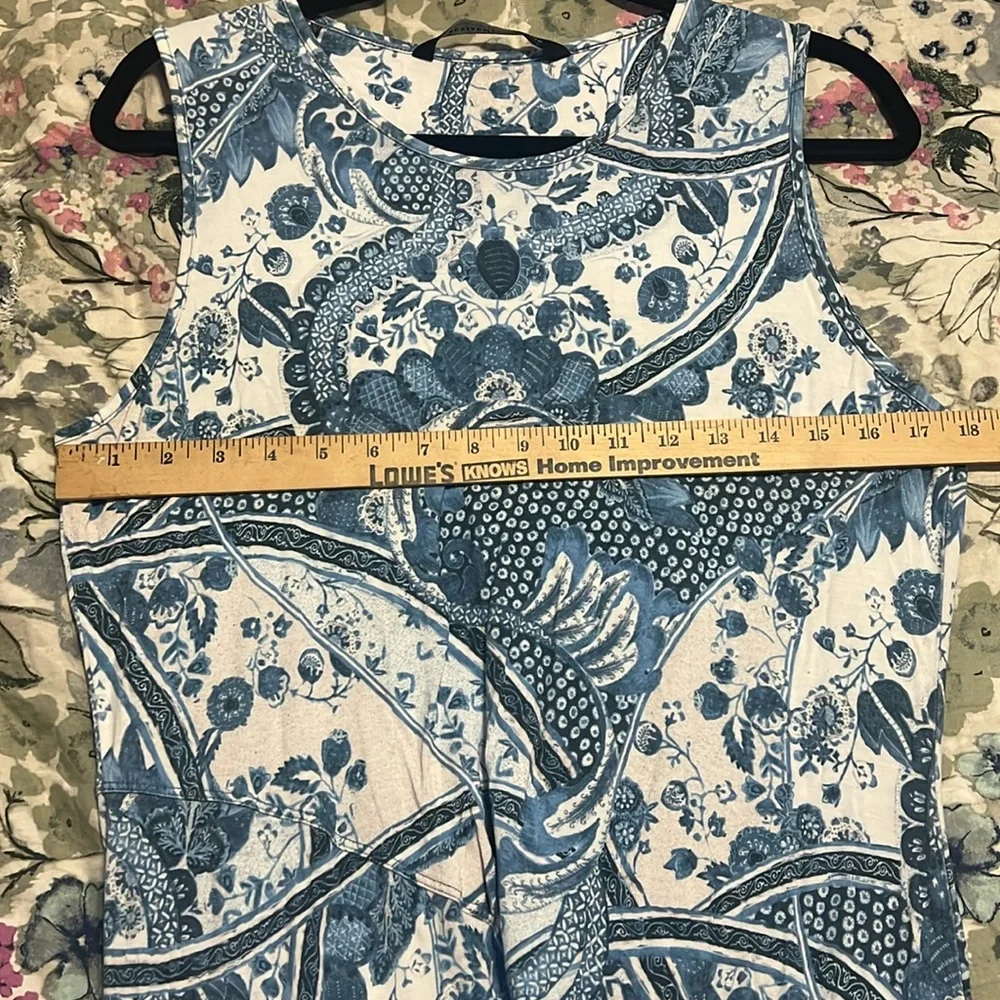 Sleeveless Blue and White Paisley Maxi Dress - Picture 4 of 5